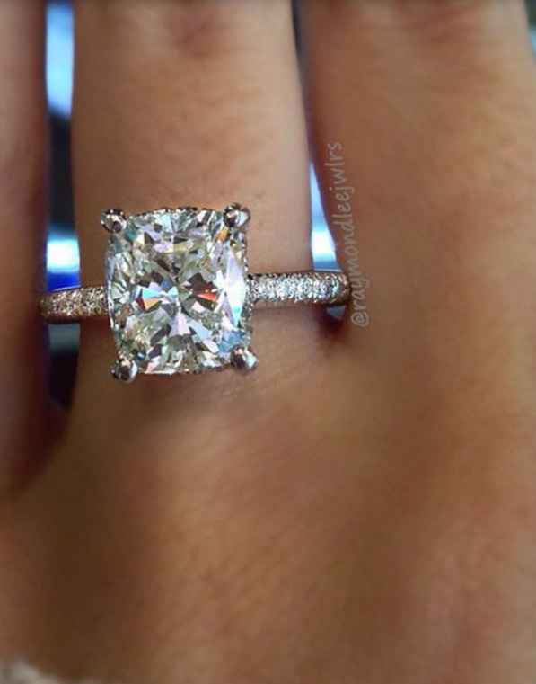 La bague Raymond Lee Jewelers