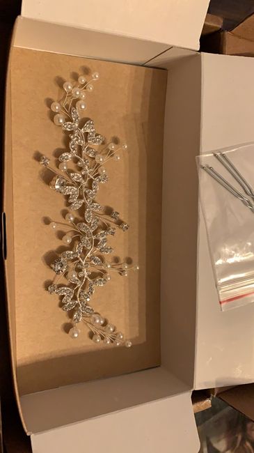 Accessoire cheveux : Avec ou sans 💁‍♀️ - 1