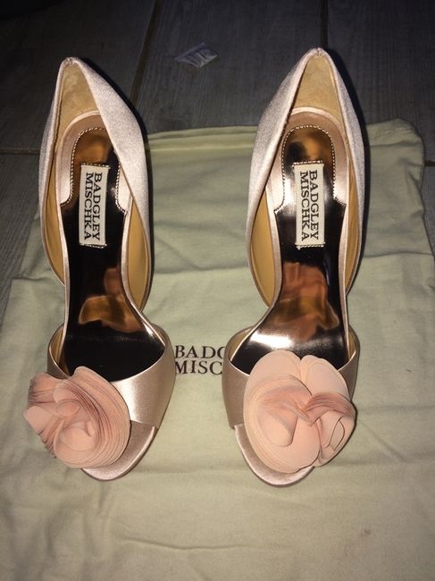 Dis-moi quel mois tu te maries et je te dirais quel mariage tu auras : Les chaussures - 1