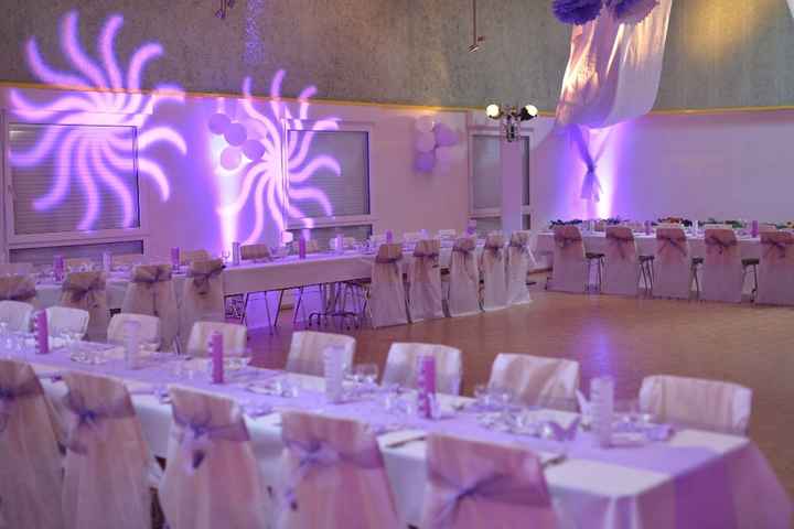 Ma salle avec les lumières du DJ