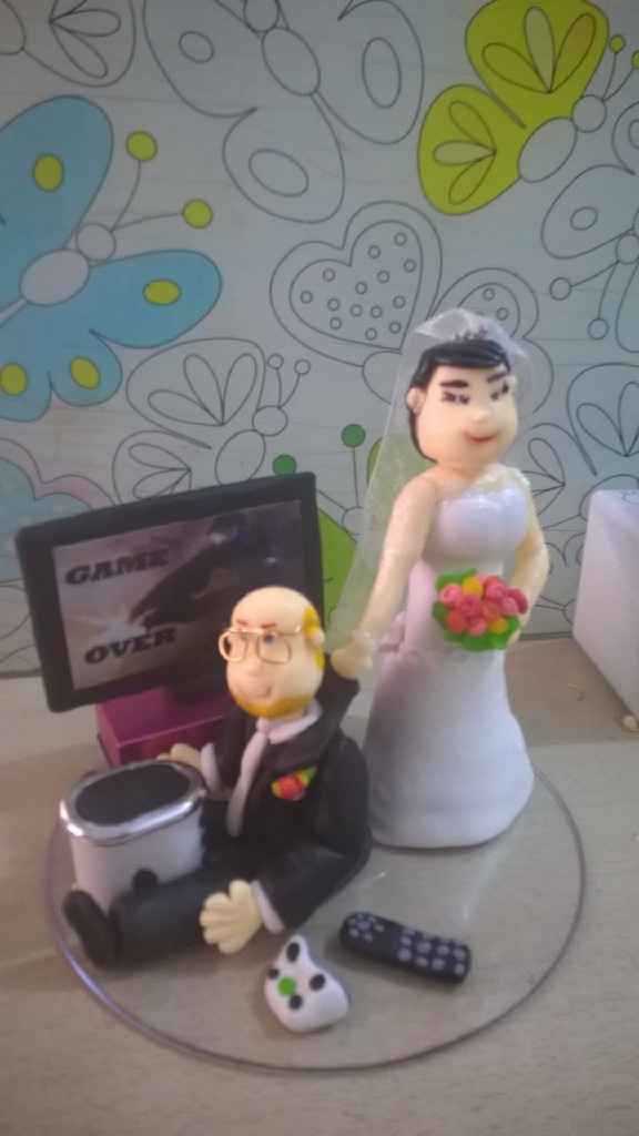  Déçu des figurines du gâteau - 1