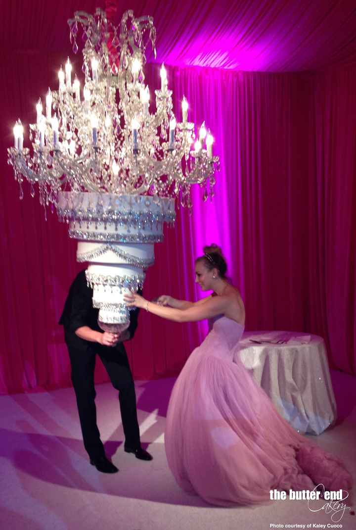 Kaley Cuoco weeding cake