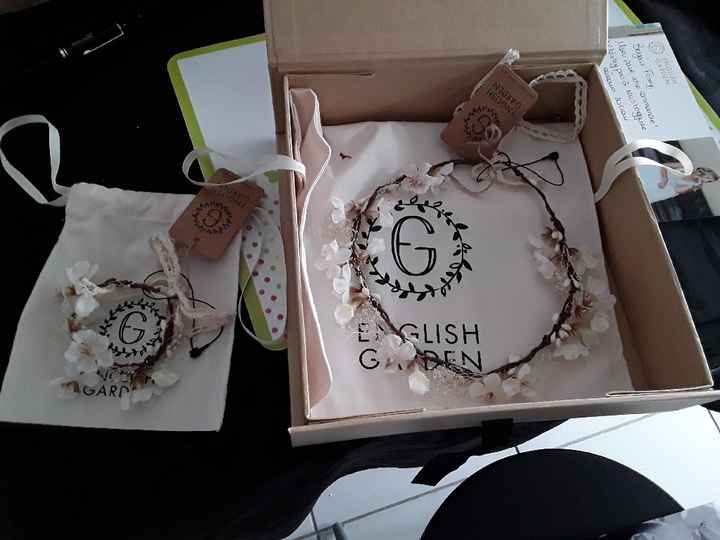  Couronne de fleurs reçue 😁 - 1