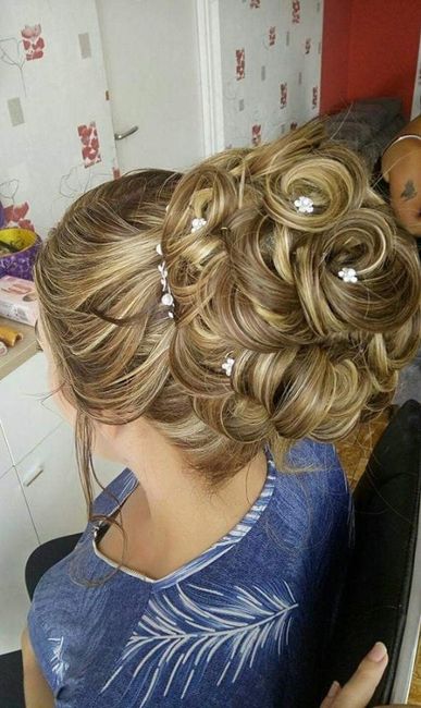 Duel : chignon ou cheveux détachés - 2