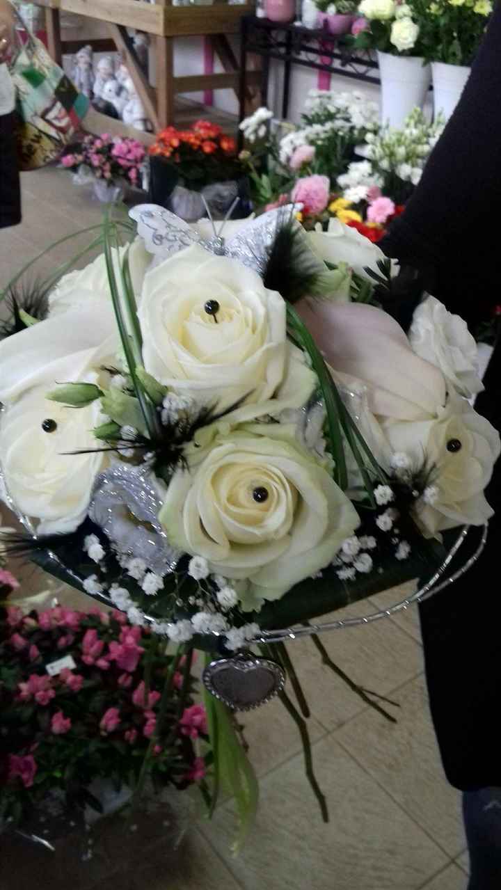 Essai du bouquet avec medaille de mon papa chéri 