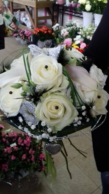 Essai du bouquet avec medaille de mon papa chéri 