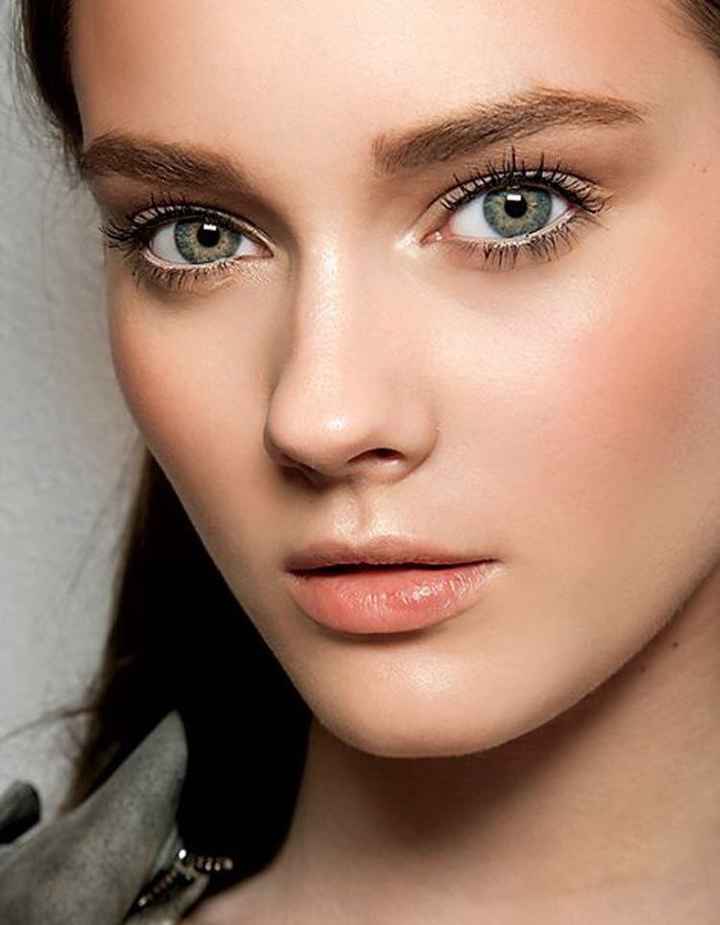 Un maquillage naturel sans noir autour des yeux? - 2