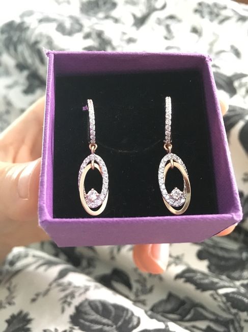 Montrez moi vos boucles d'oreilles svp - 1