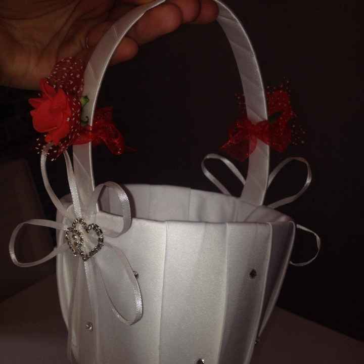 petite rose avec à l intérieur un noeud organza