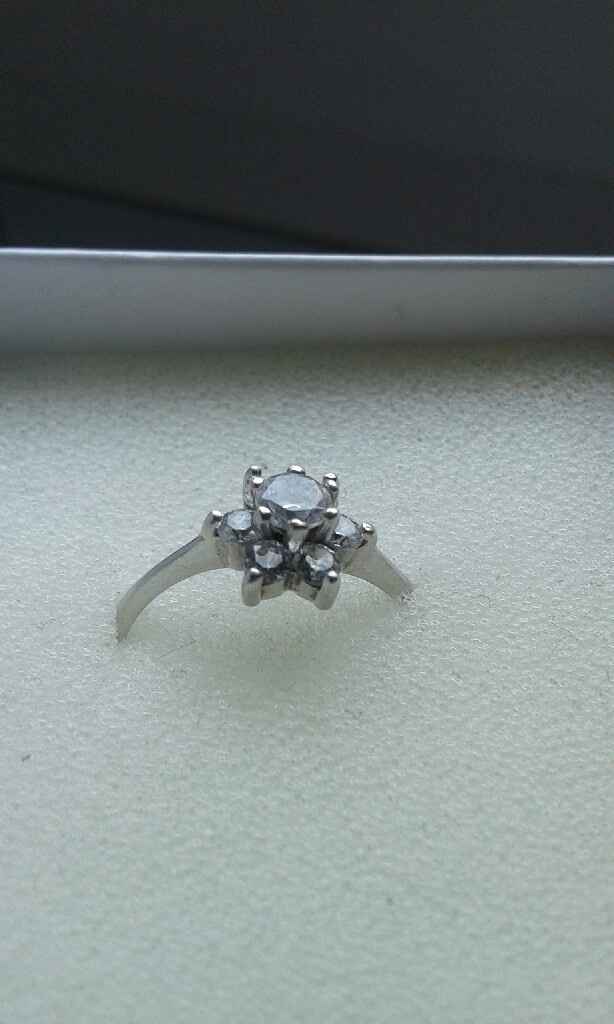 Montrez-nous vos bagues de fiançailles :p - 1