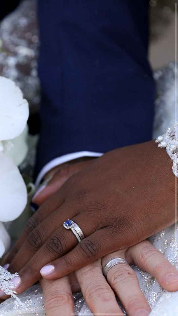 Comment porter le combo alliance bague de fiançailles - 1