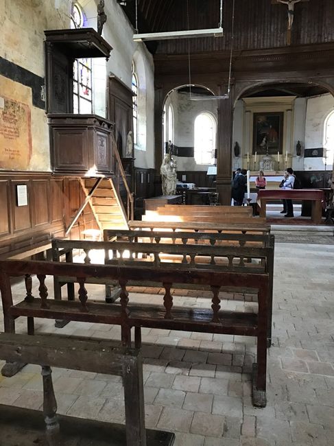 Combien de pétales de rose pour l'allée de l'église - 1