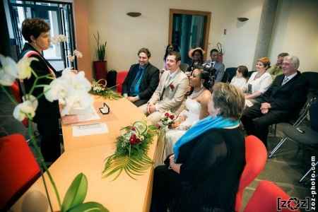 Devant Mme le Maire, les lois et la famille