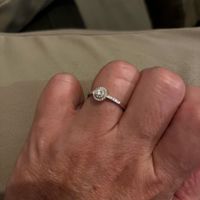 Tu sais où ta moitié a acheté ta bague de fiançailles ? 💍 - 1