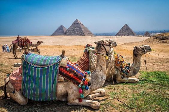 A Dunes et pyramides