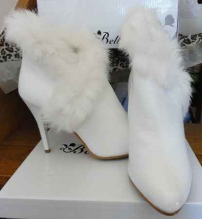 Bottines blanches avec fourrure