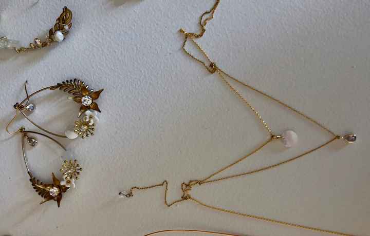 Est vous plutôt collier, boucles d'oreilles ou les deux le jour j ? - 1