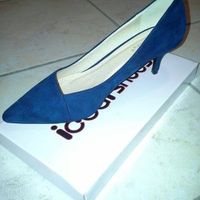 voilà mes chaussures une touche de couleur et un petit talon pour danser toute la nuit ...
