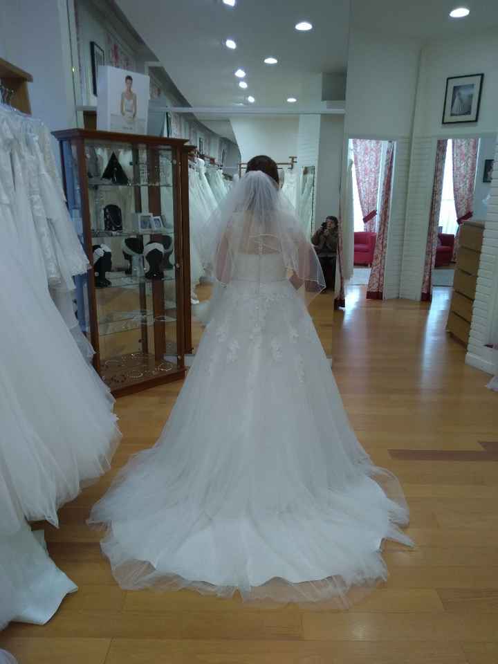 Traîne et demoiselle d'honneur - 1