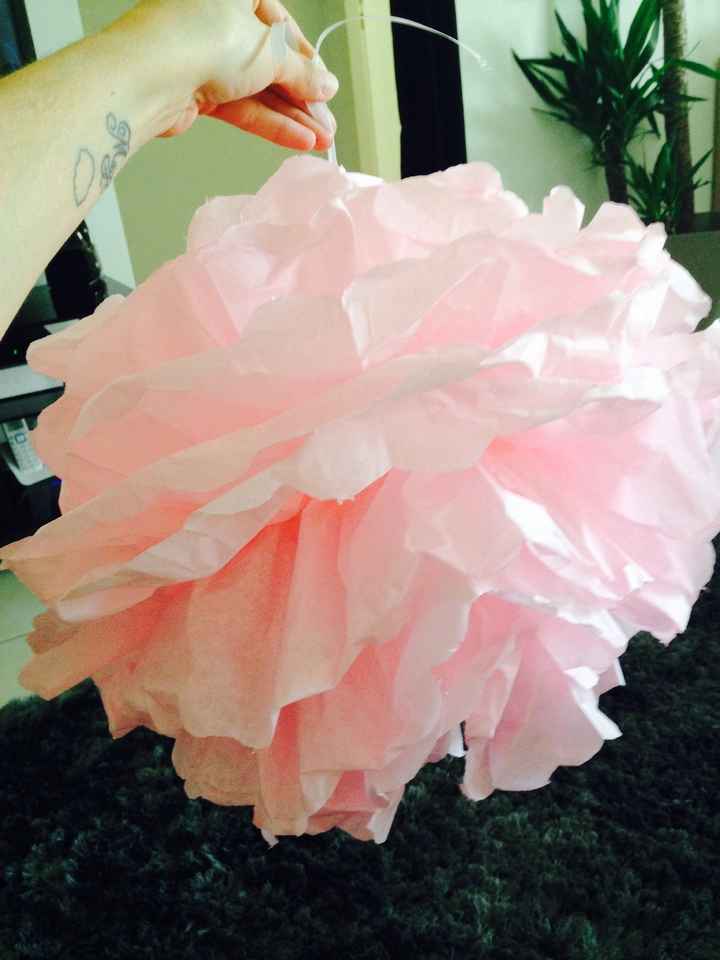 1er pompom papier de soie fait hihi