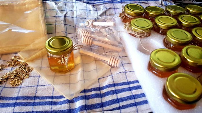Le petits pots de miel pour les invités 1