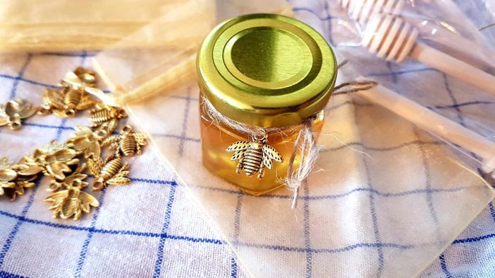 Le petits pots de miel pour les invités 2