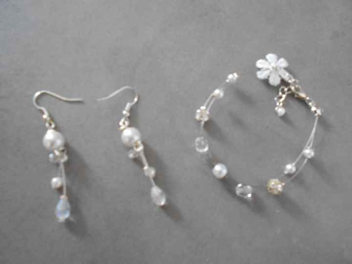 Boucles d'oreilles et bracelet
