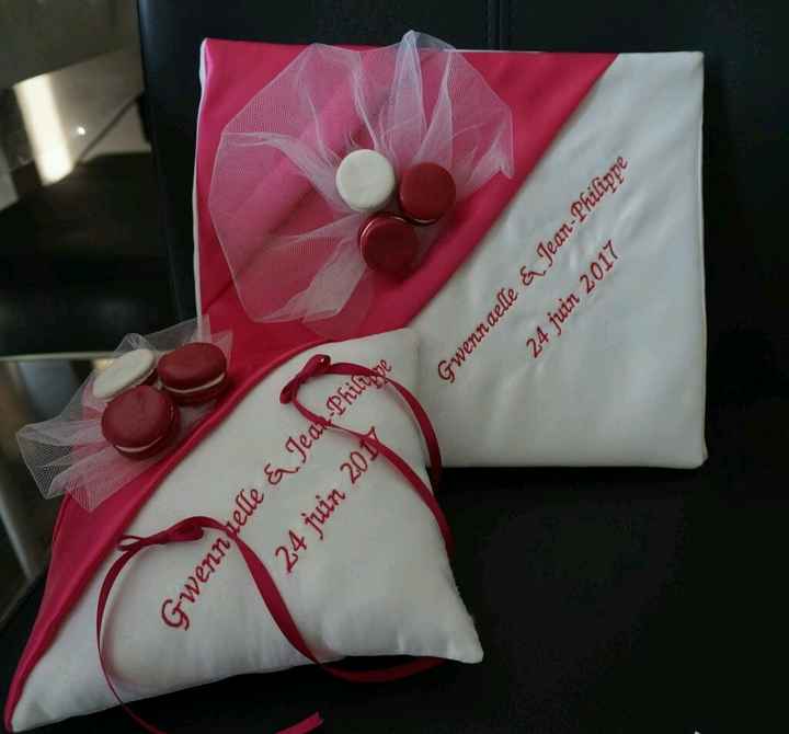 Coussin d'alliance et livre d'or. - 1