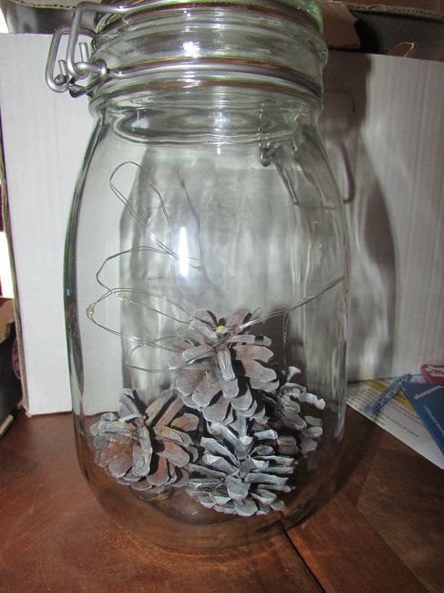 u centre de table il y aura un bocal comme ca (avec de la mousse au fond)