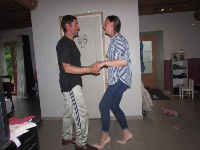 Dans 1s mon homme aura le pied écrasé  xD