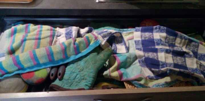 on tiroirs à couvert (normalement !!!) et j'ai retrouvé des petites cuillères dans toute la maison e