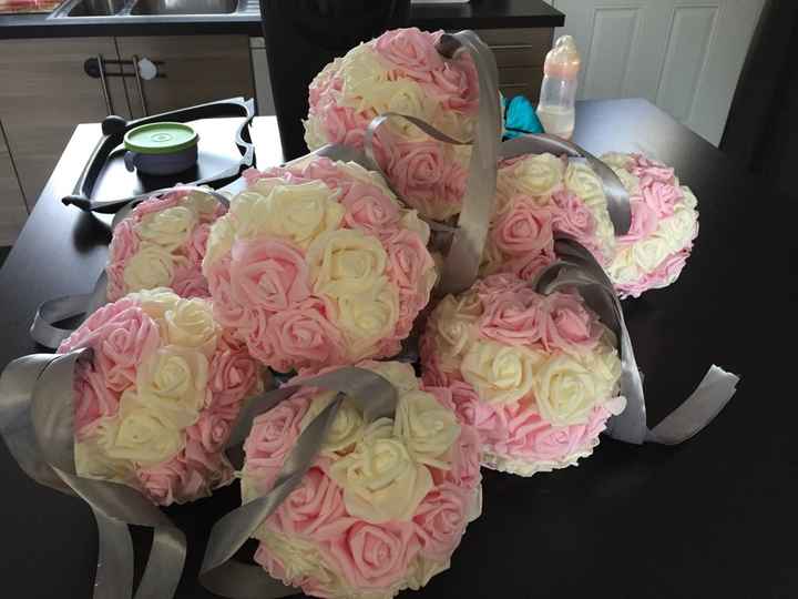 Boules fleurs en mousses - 1