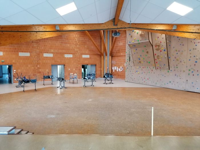 Salle des fêtes- Mur d'escalade 2