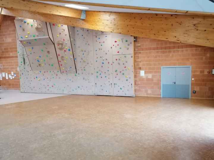 Salle des fêtes- Mur d'escalade - 1
