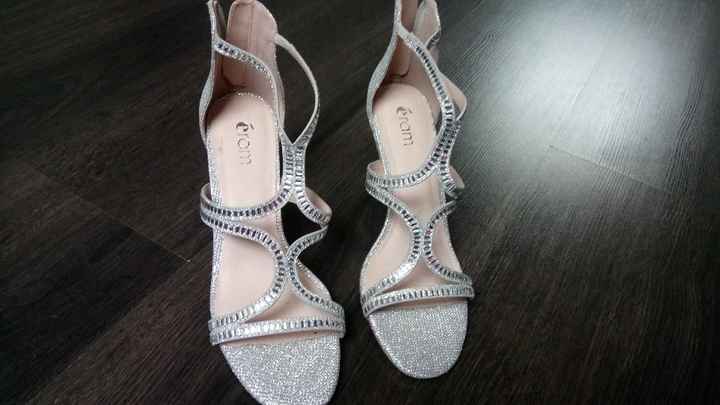 Mes 2 paires de chaussures trouvées - 1