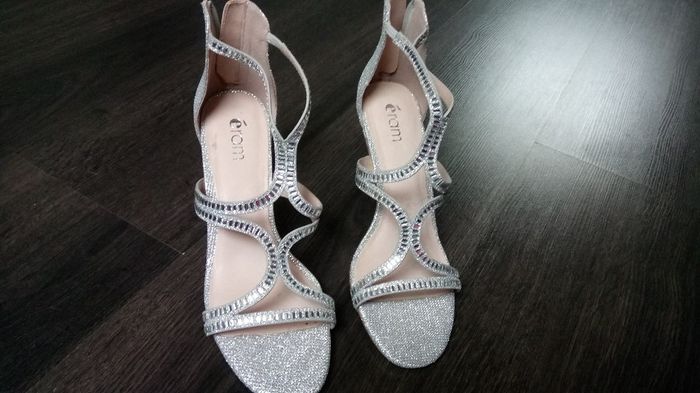 Mes 2 paires de chaussures trouvées - 1