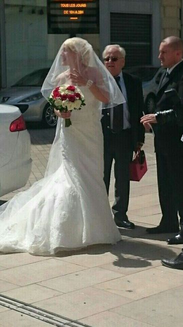 Complètez la phrase : Ma robe de mariée est ___ - 2