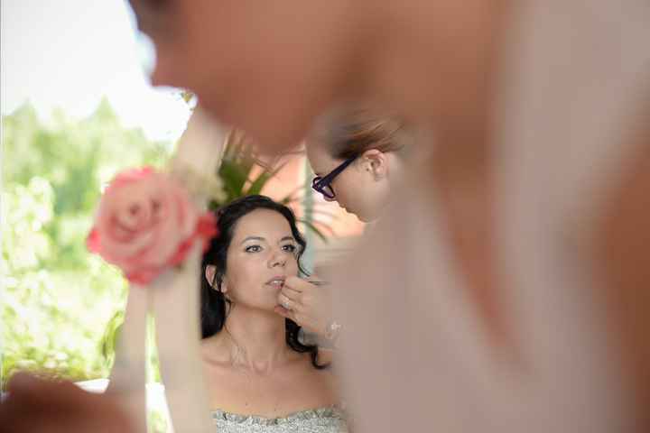 La coiffure et le maquillage ont été réalisé par Elodie MARCOS exactement comme je le souhaitais.