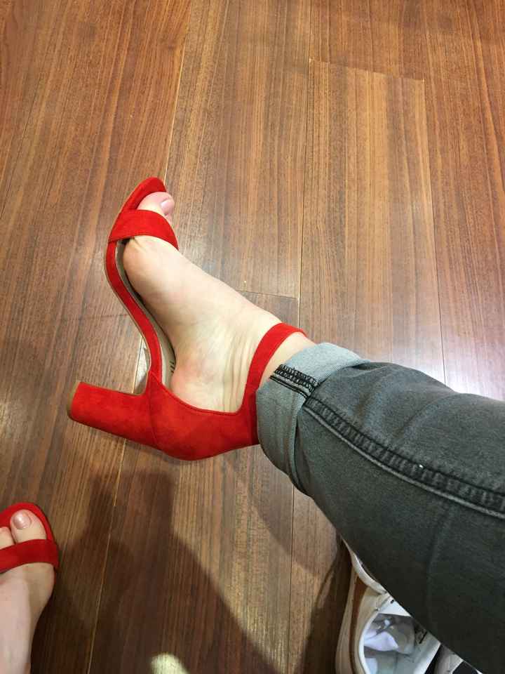 Mes chaussures, son costume - 1