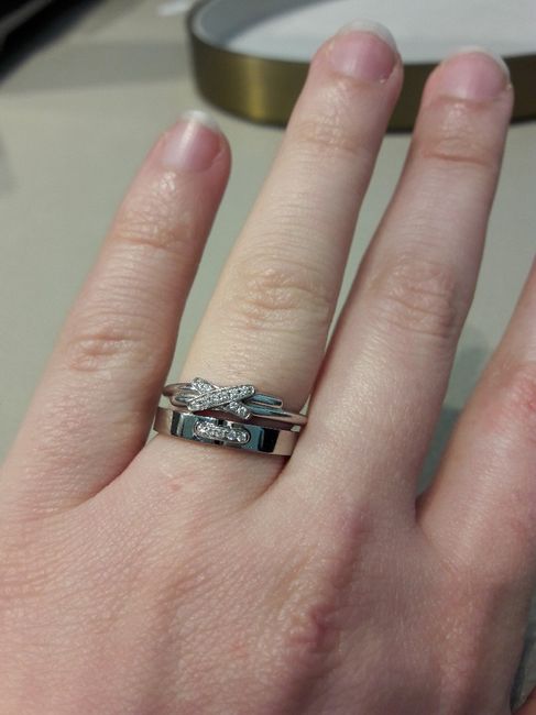 Comment portez vous votre bague de fiançailles et votre alliance ? - 1
