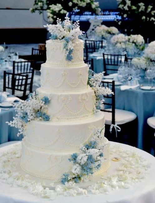 Weeding cake