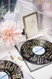 Livre d'or et porte alliances pour mariage Rouge, noir, blanc rock and roll, musique - 2