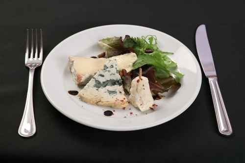 Mesclun aux pignons de pin dorés
