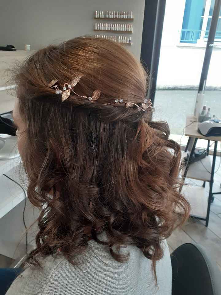 Coiffure cheveux mi-longs - 1