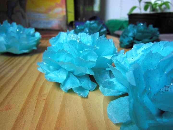 Fleur en papier de soie.