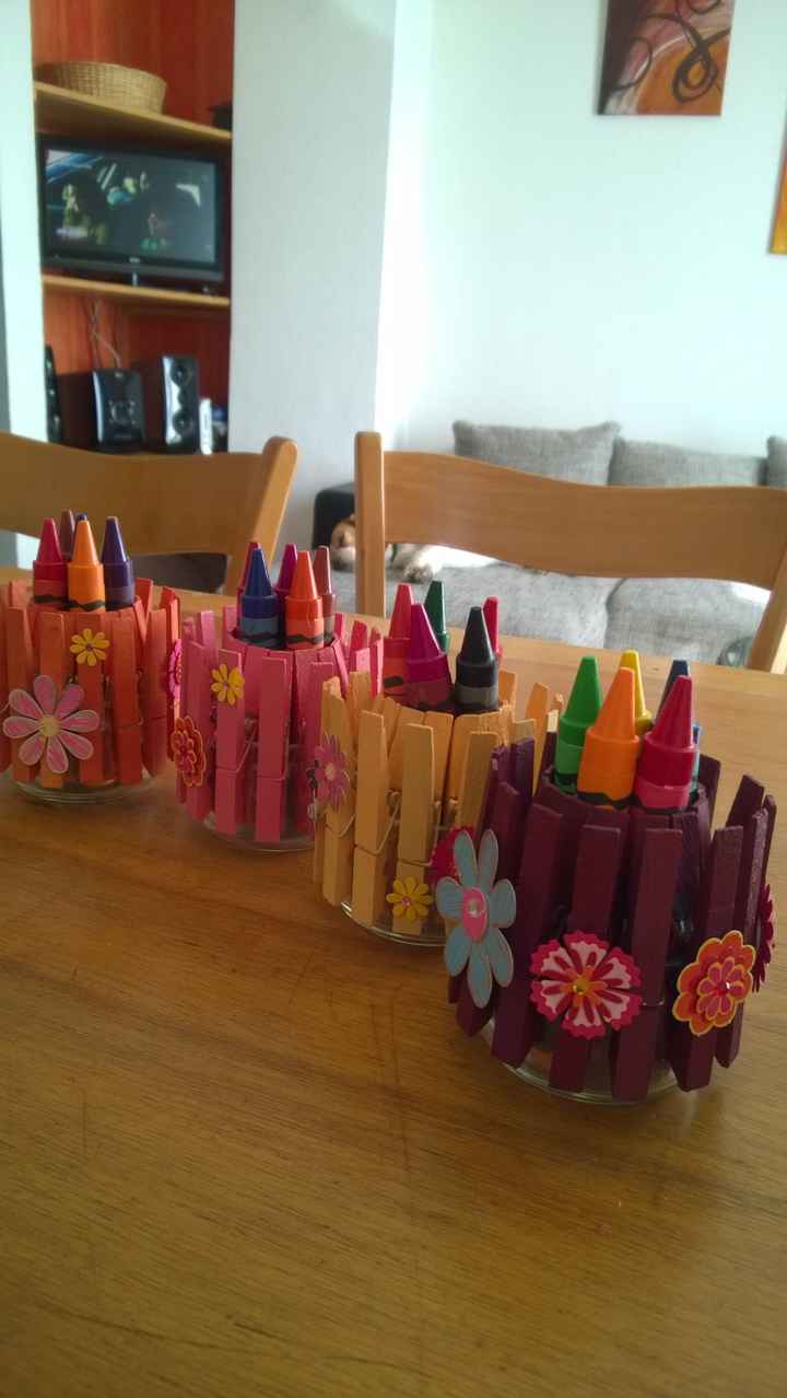 Pot à crayon table enfant.  DIY