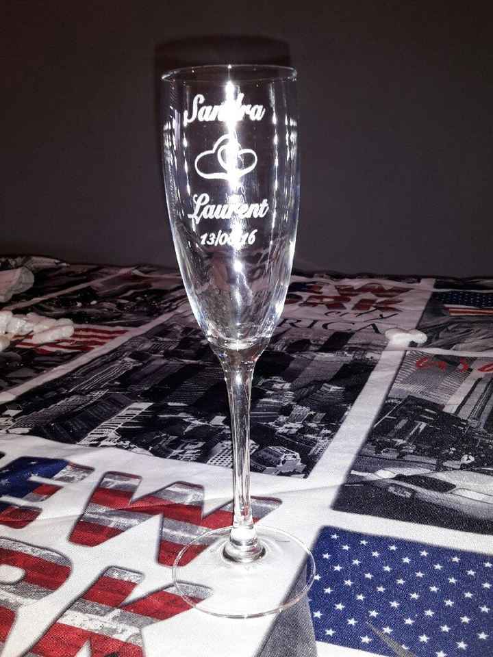 Coupe de champagne pour les mariés - 1