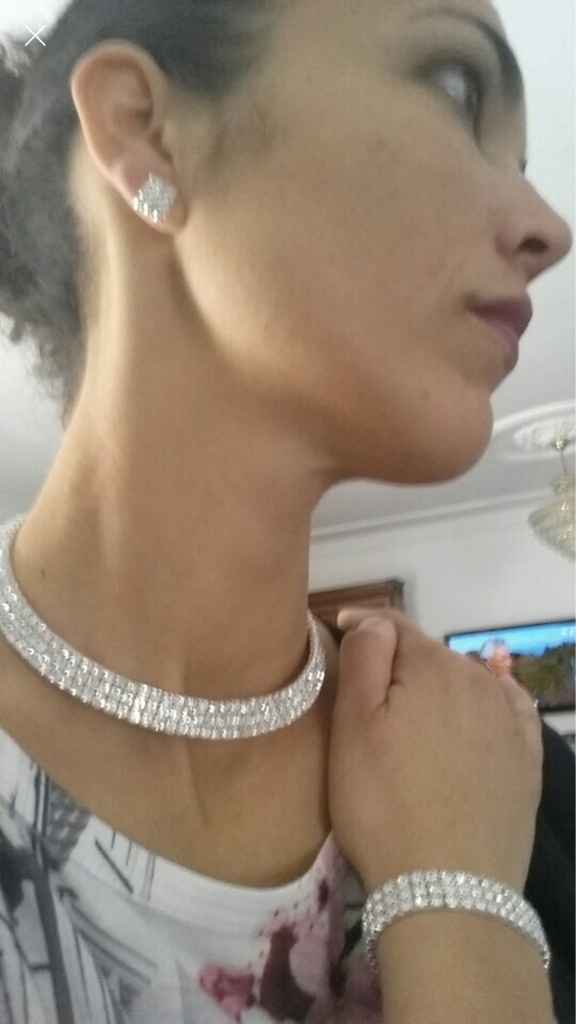 Montrez moi vos boucles d'oreilles svp - 1