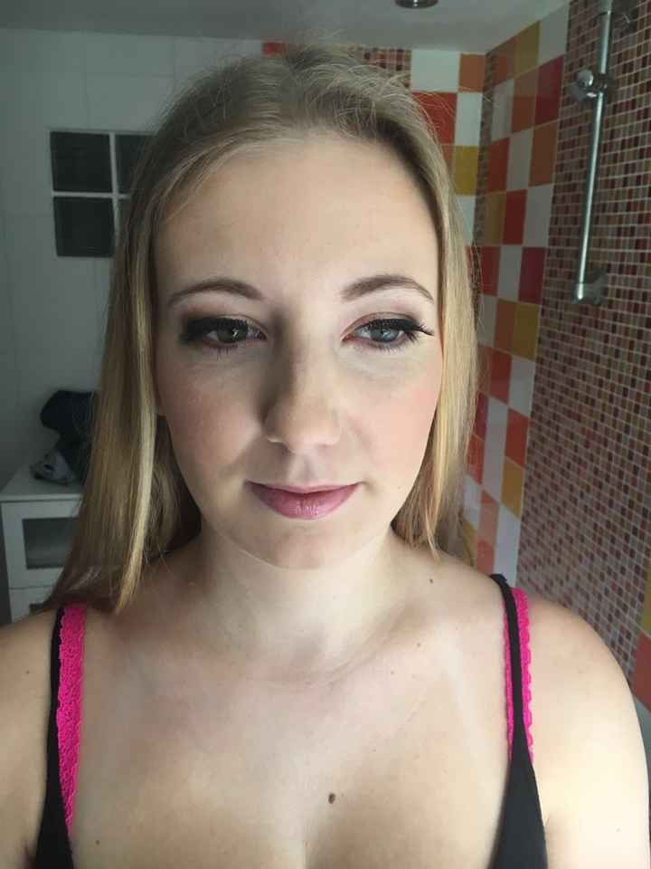 Montrez-moi vos maquillages, s'il vous plait.  Help !  - 2