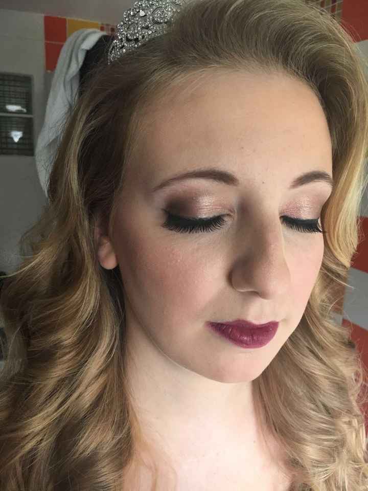 Montrez-moi vos maquillages, s'il vous plait.  Help !  - 3